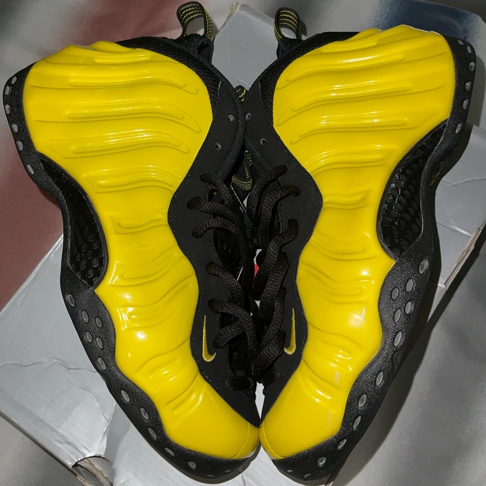 Air Foamposite One Wu Tang By the brand of Nike Size 9 In Black And Yellow.